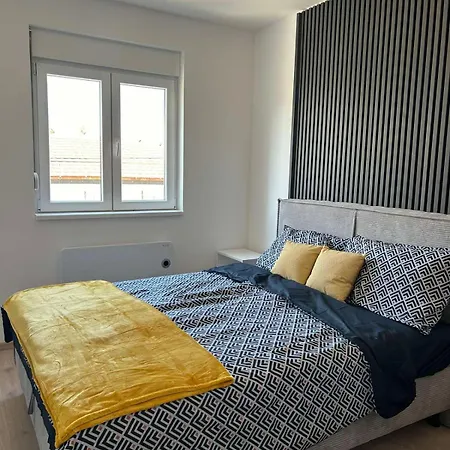Lola Apartment *